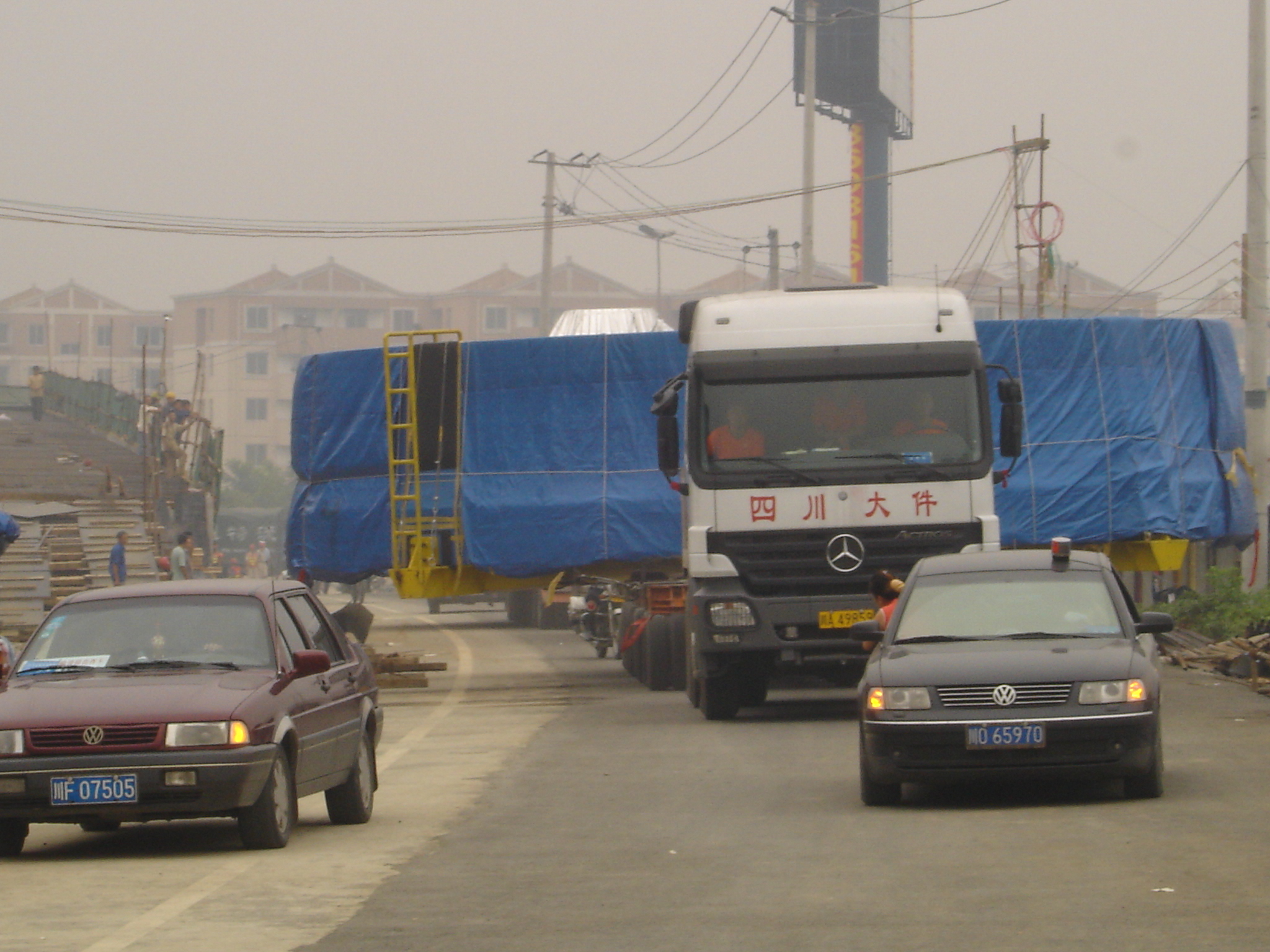 三峡水轮机转轮下环运输